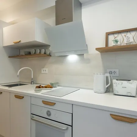 Apartment Norah With Private Parking Pula Exterior photo