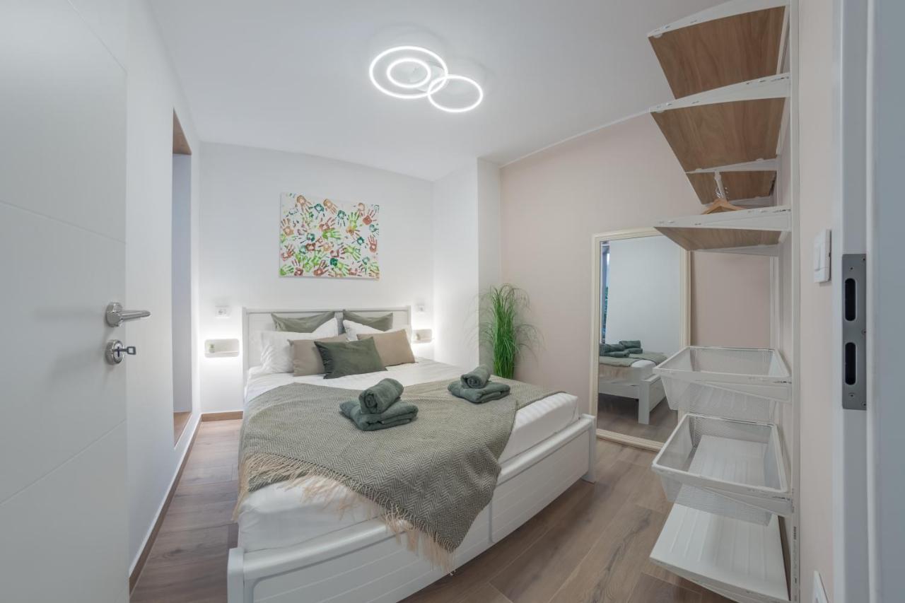 Apartment Norah With Private Parking Pula
